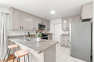 010_F8_41418 Erma Ave
