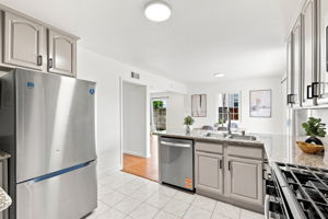 012_F8_41418 Erma Ave