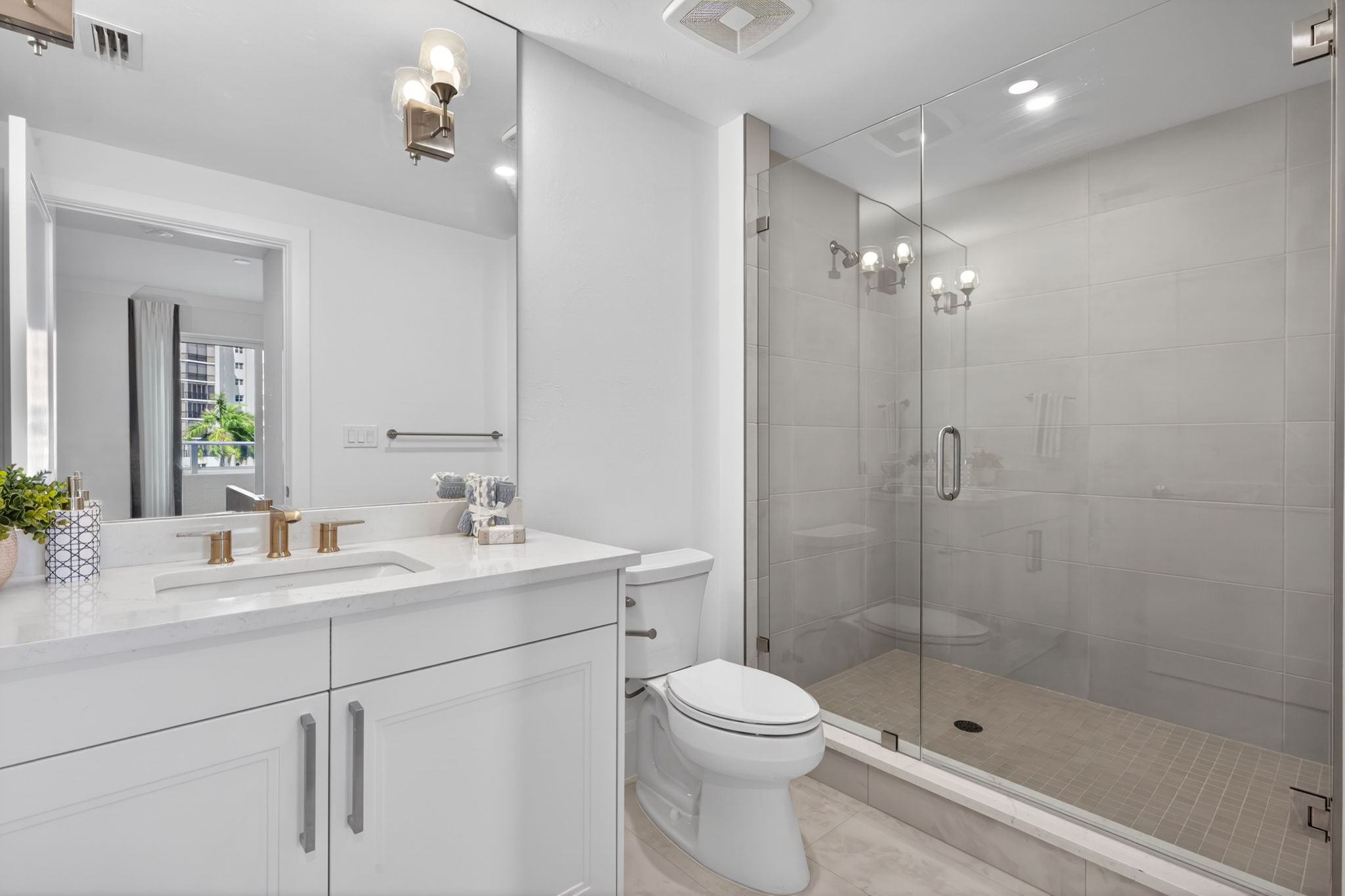 Guest Bathroom 2