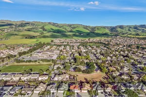 Littleworth Way-S2302-010.jpg