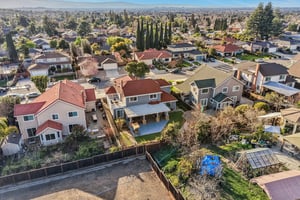 Littleworth Way-S2302-015.jpg