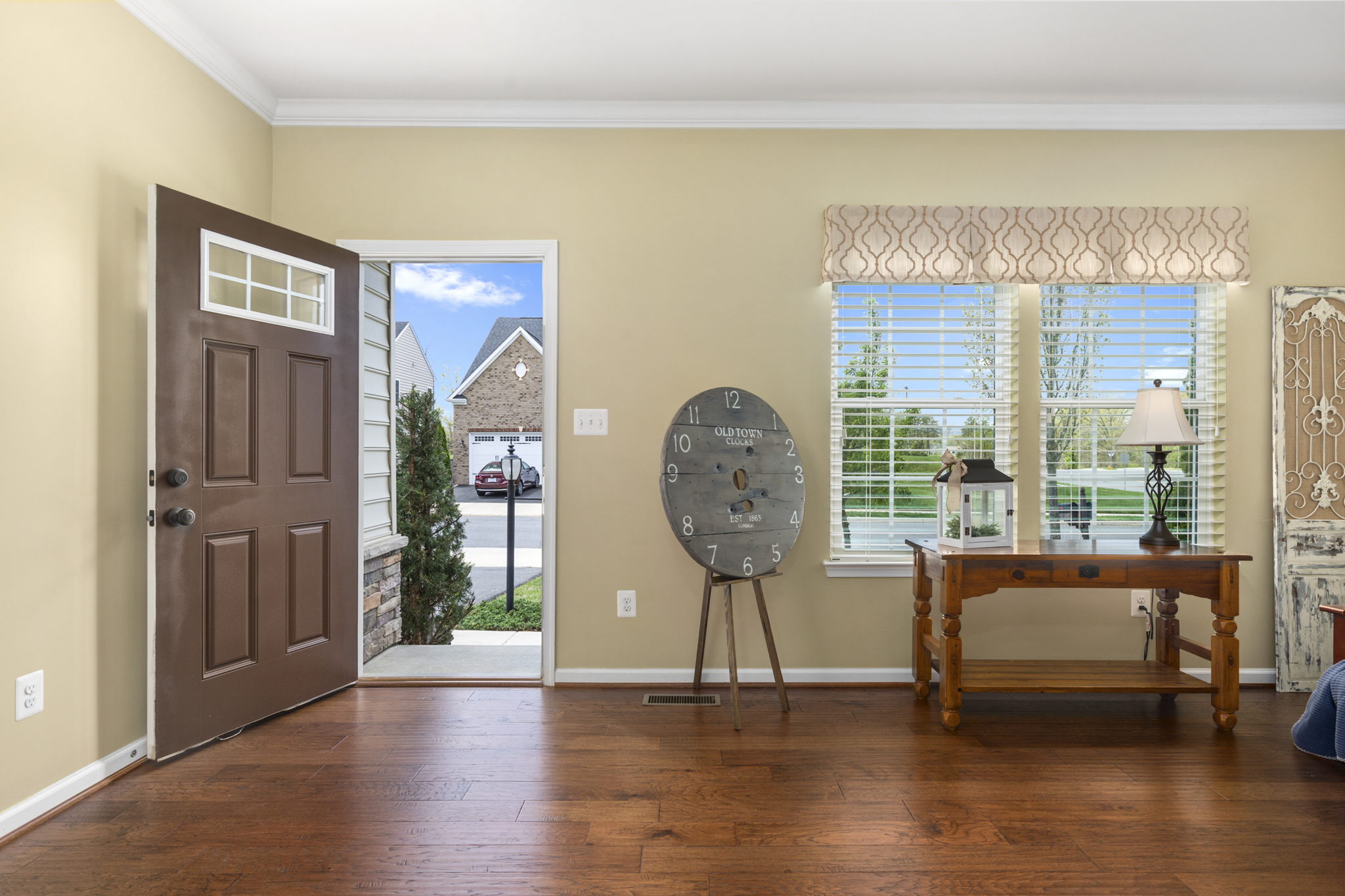 Entrance Foyer | Main Level
