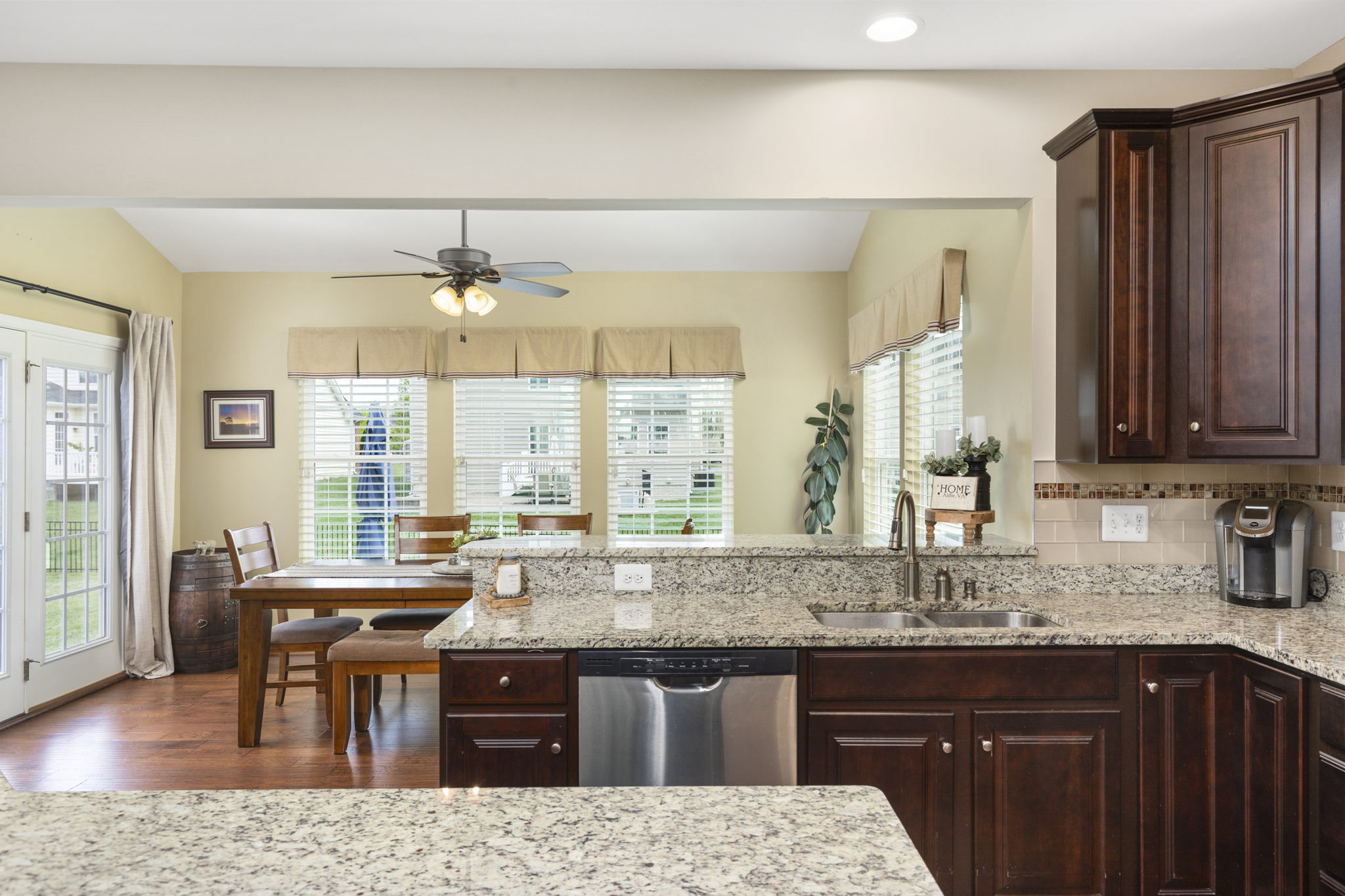 Kitchen | Main Level
