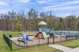 Loudoun Crossing Tot Lot