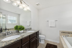 Owner Bathroom | Upper Level 1