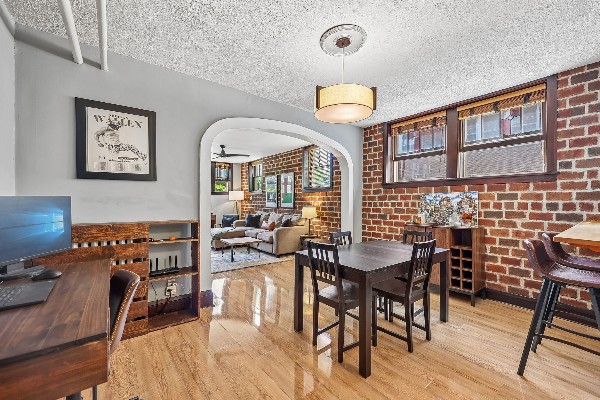 Bryant Ave S 5-2405-906