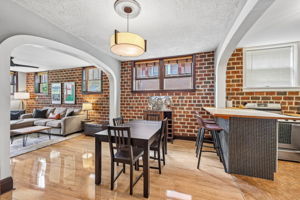 Bryant Ave S 5-2405-909