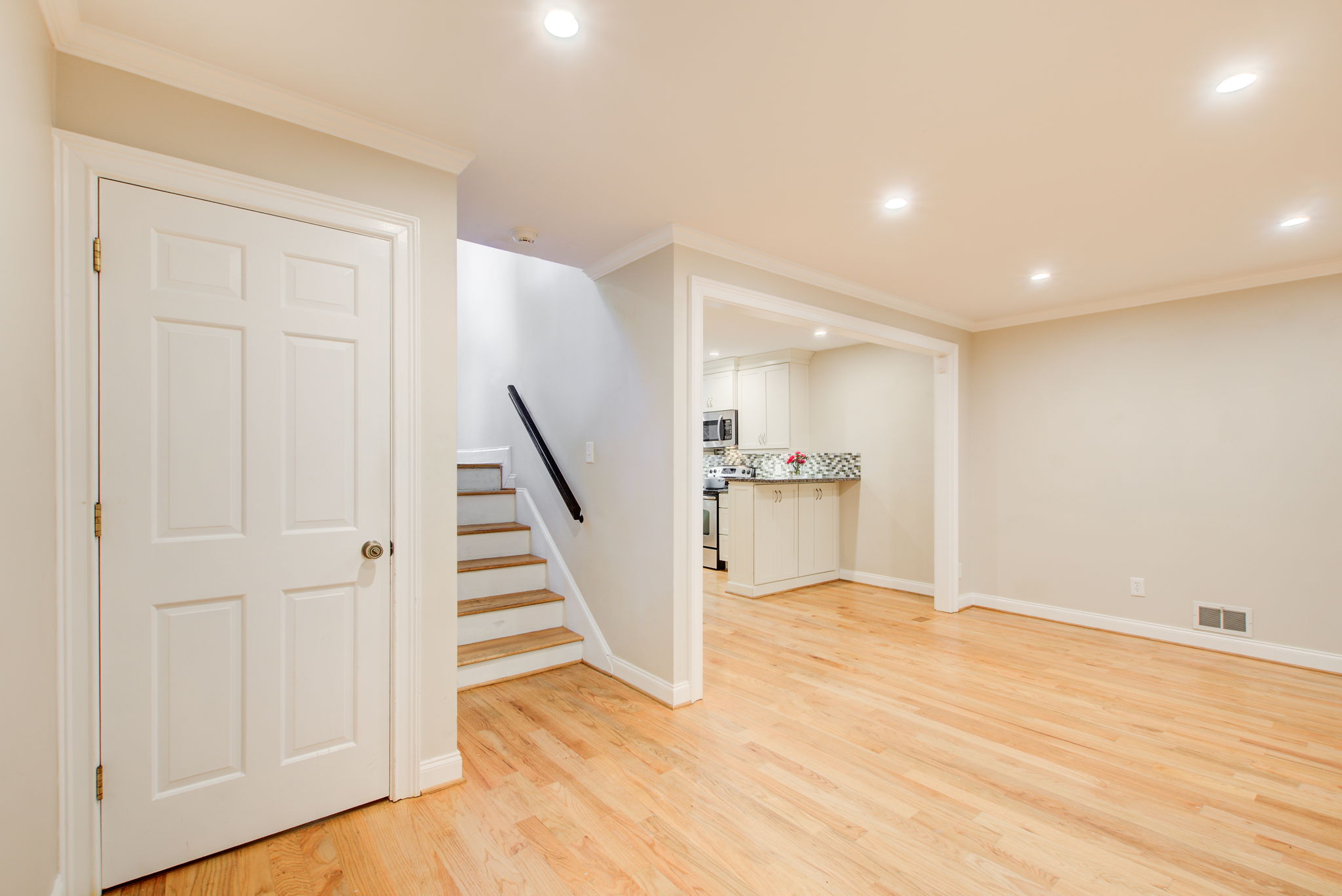 8 Dining B w Foyer Access + Kitchen