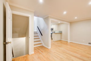31 Dining D w Terrace Level Access