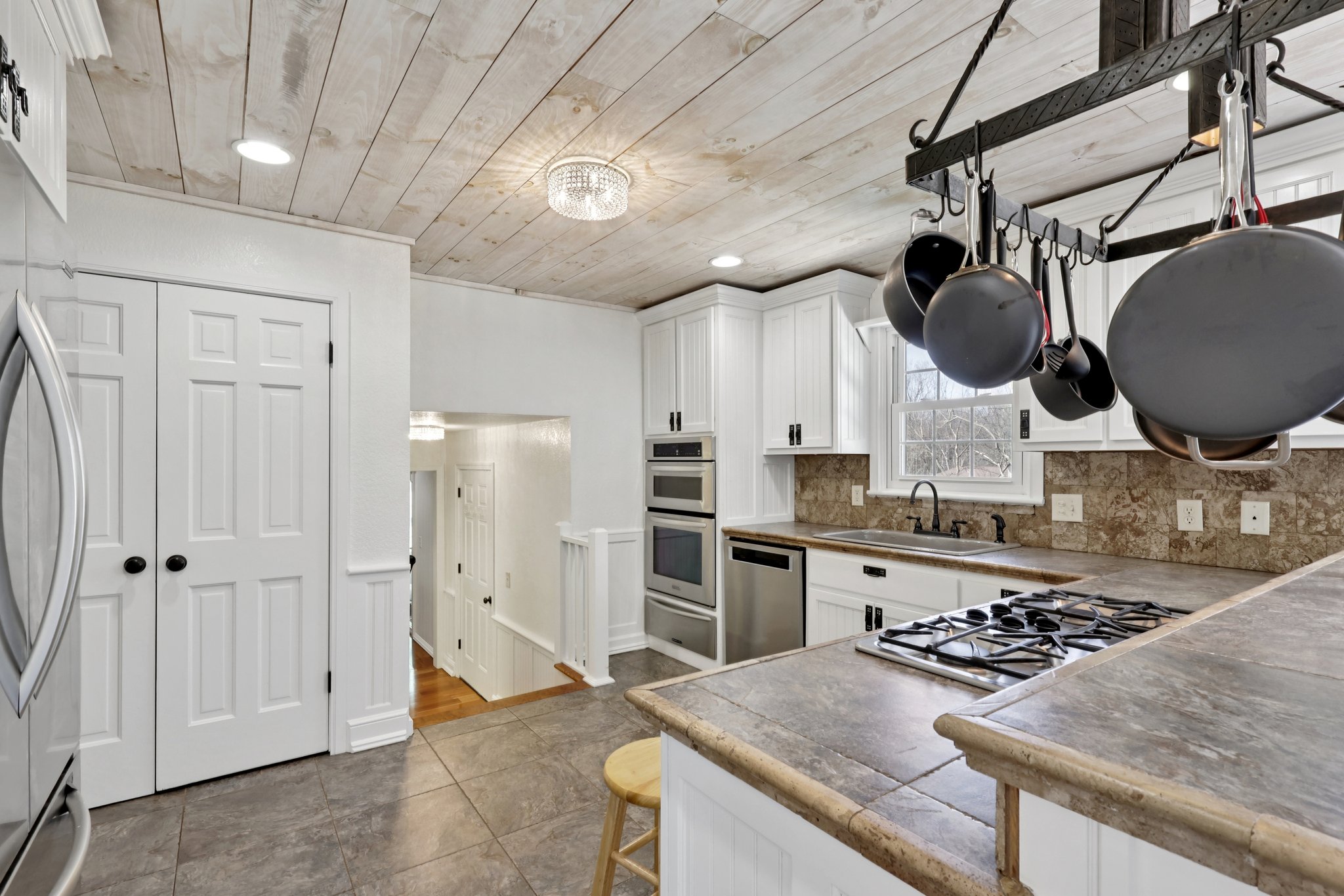 Fairway Dr-S2503-021.jpg