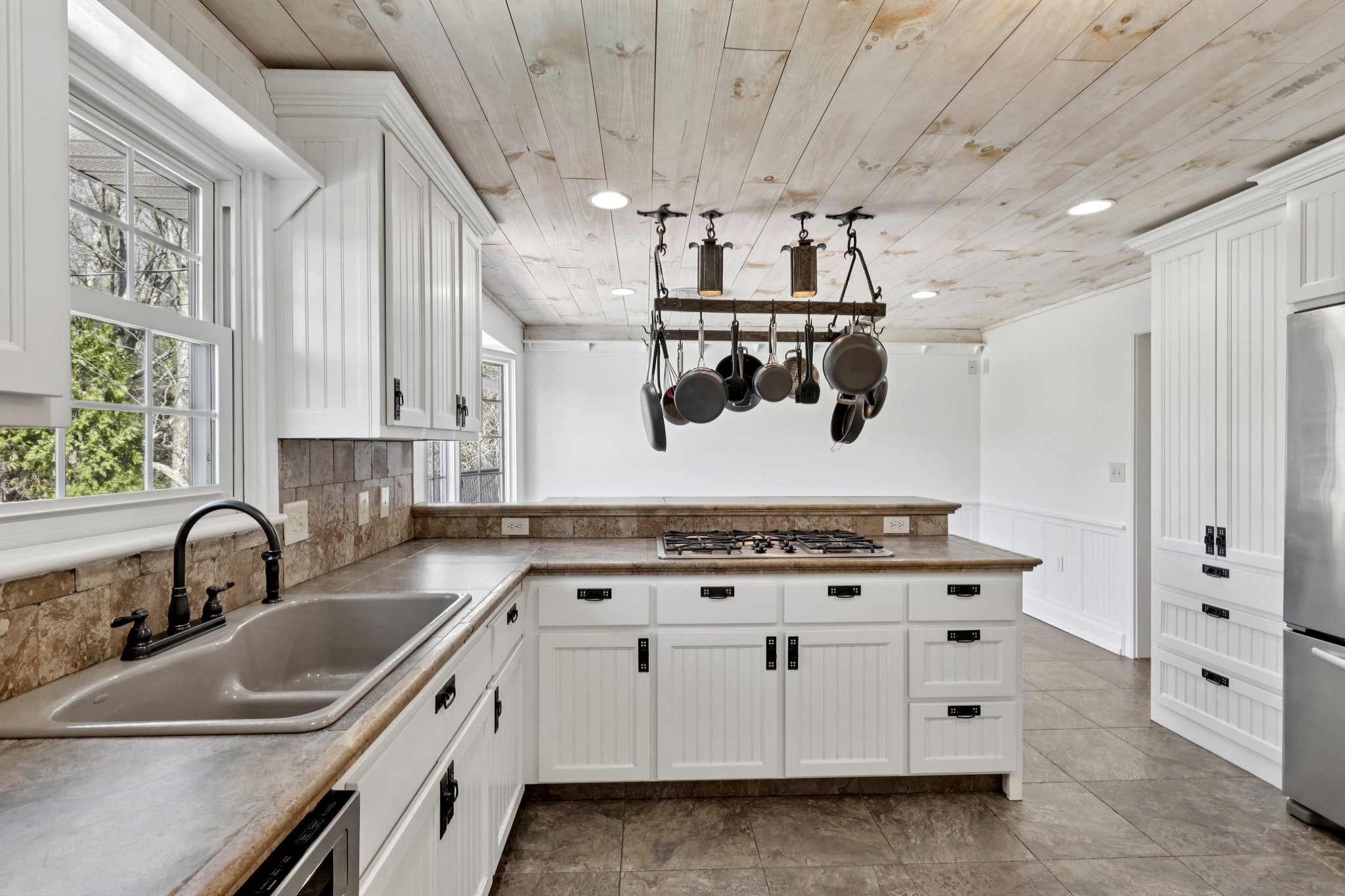 Fairway Dr-S2503-023.jpg