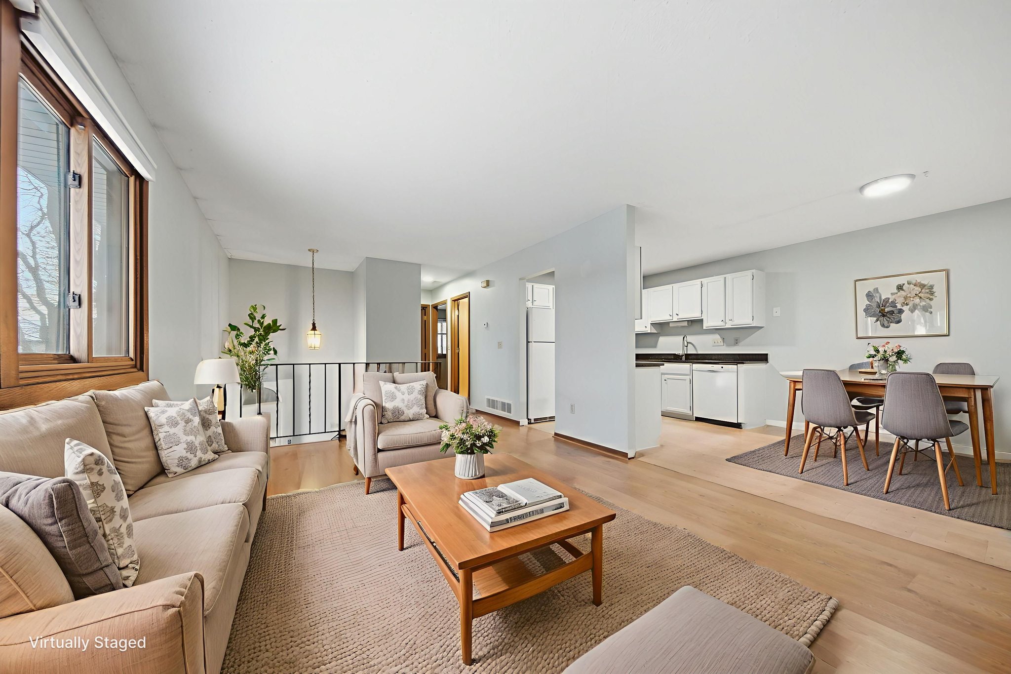 DSC08908 virtually staged.jpeg