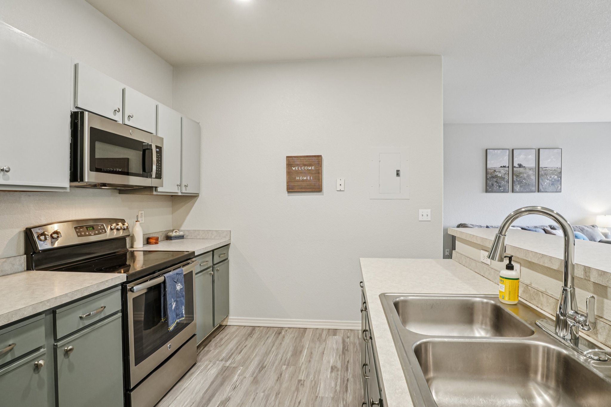 E 119th Pl-S2402-018.jpg