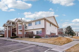 E 119th Pl-S2402-002.jpg