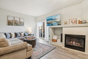 E 119th Pl-S2402-007.jpg