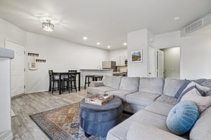 E 119th Pl-S2402-010.jpg