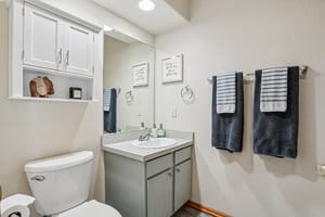 E 119th Pl-S2402-024.jpg