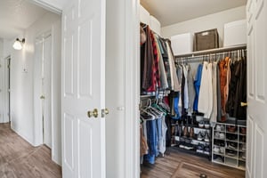 E 119th Pl-S2402-033.jpg