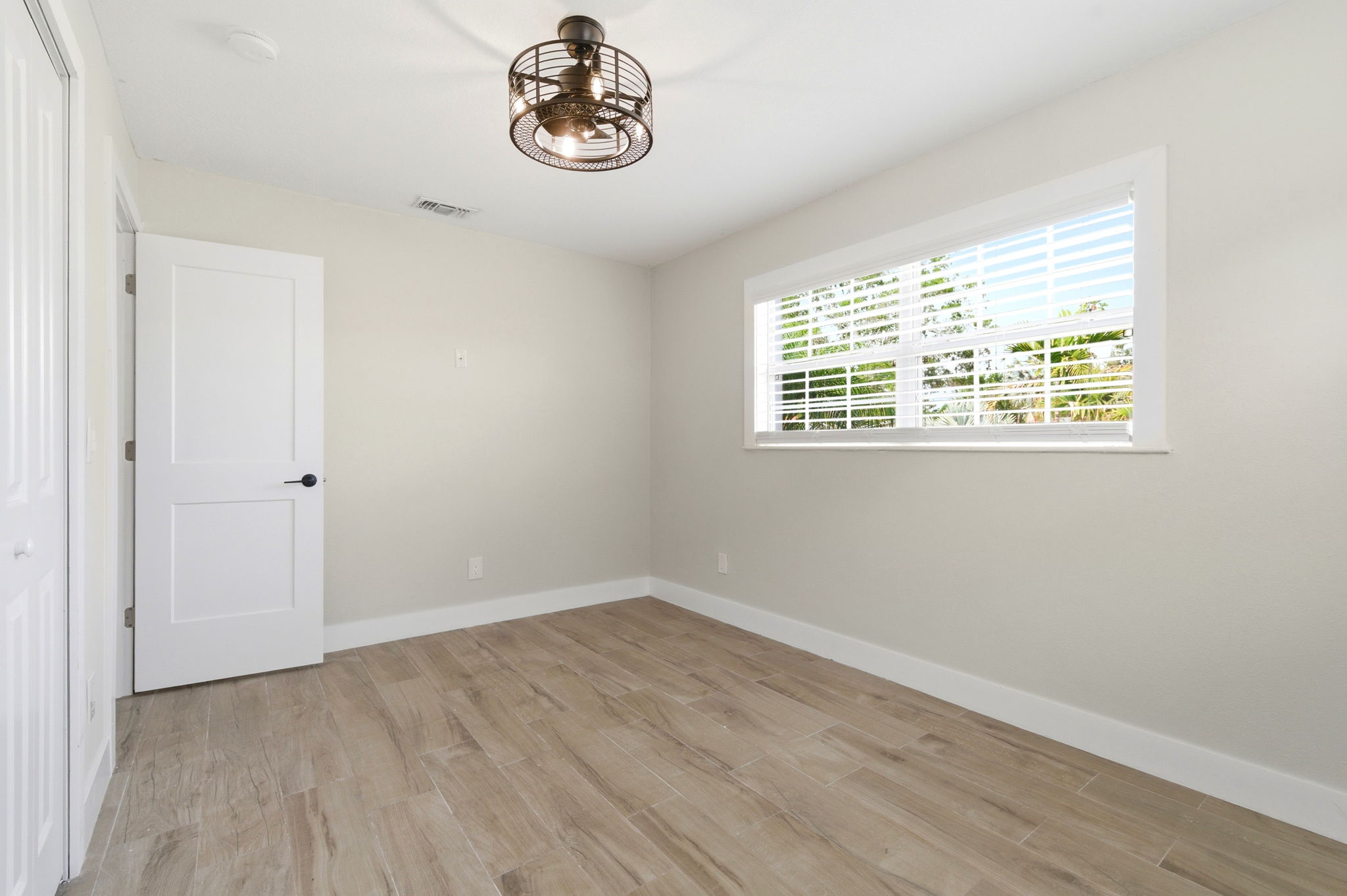 Interiors (20)