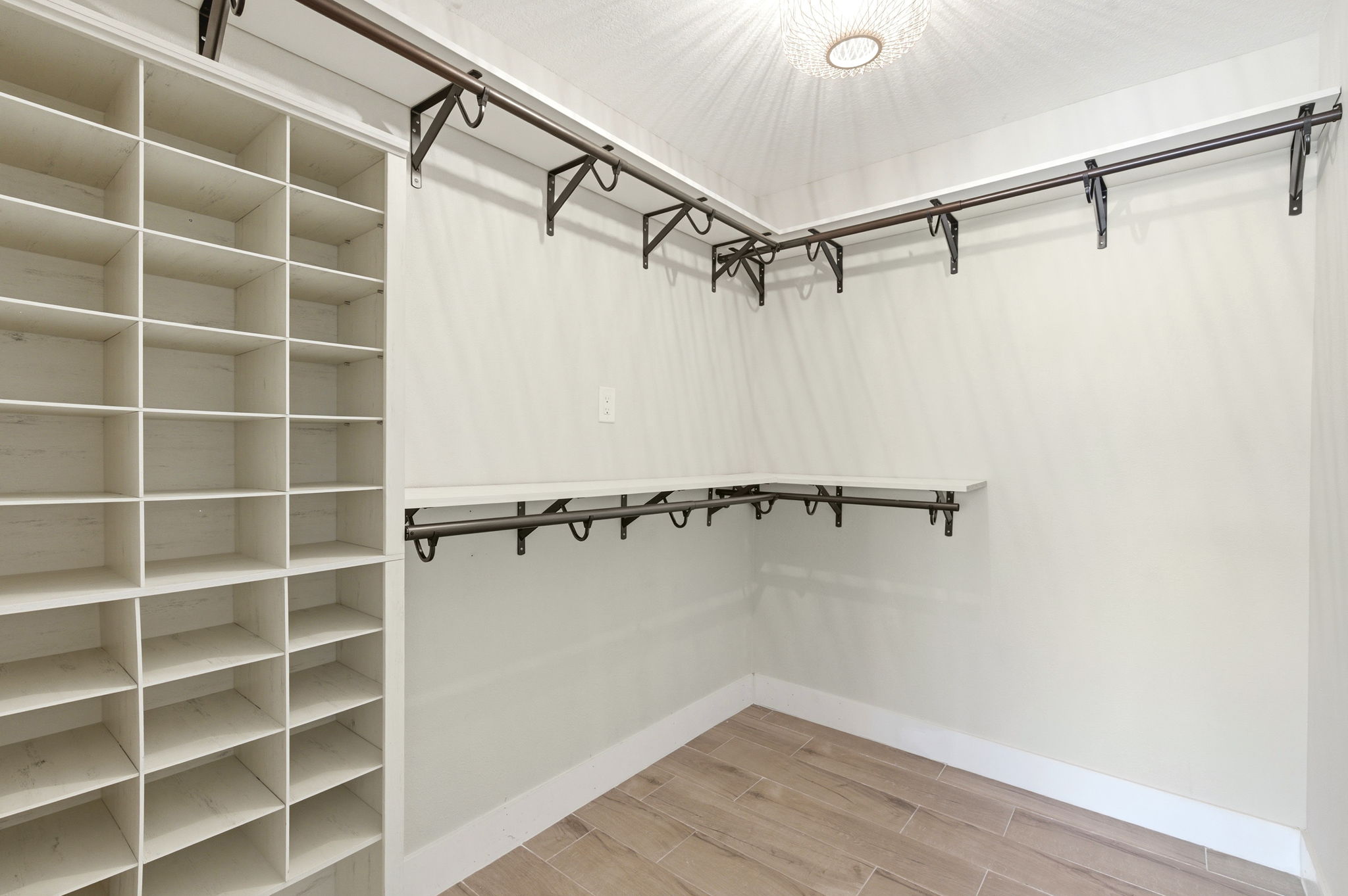 Interiors (30)