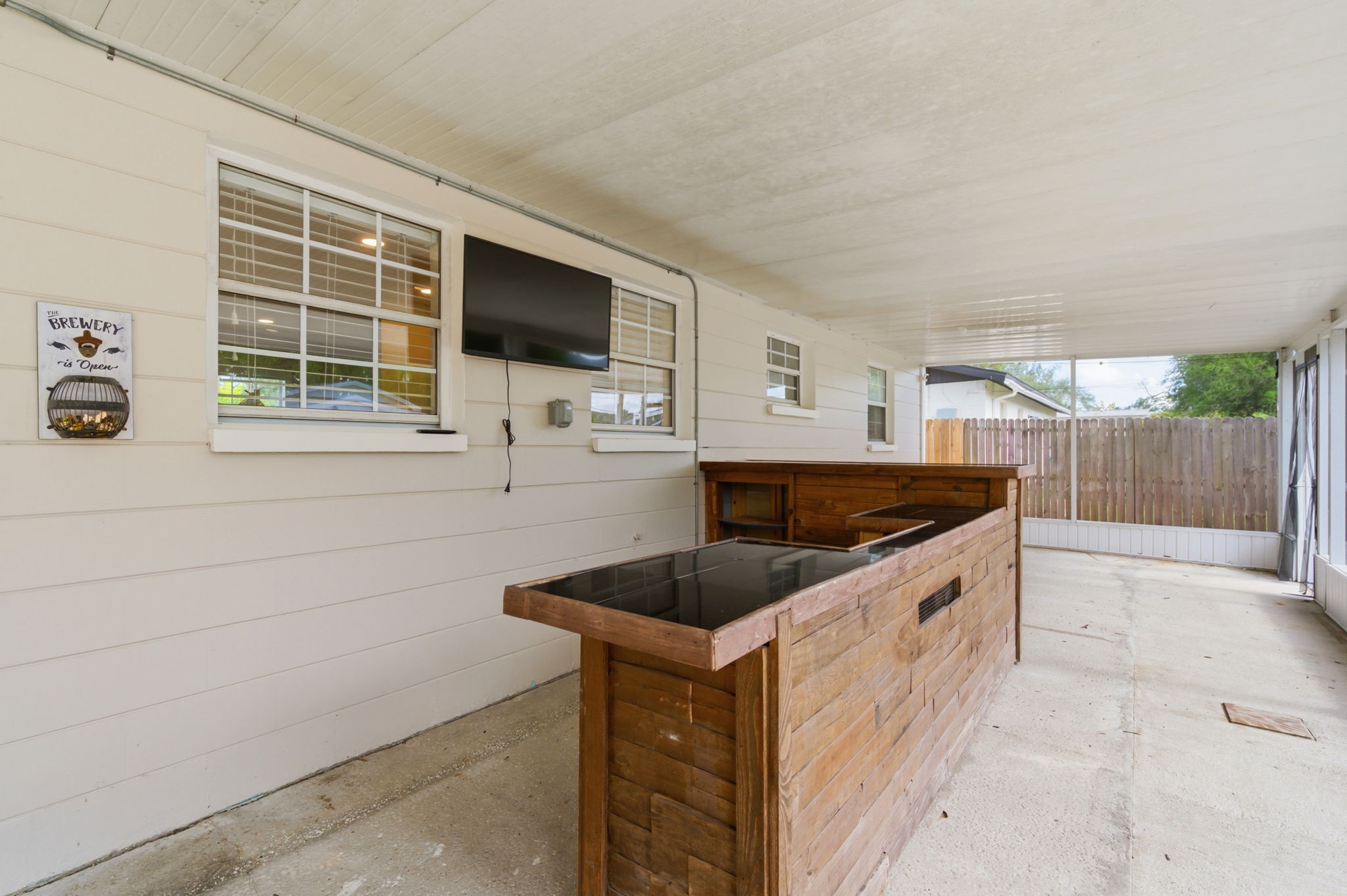 Rear Exteriors (3)