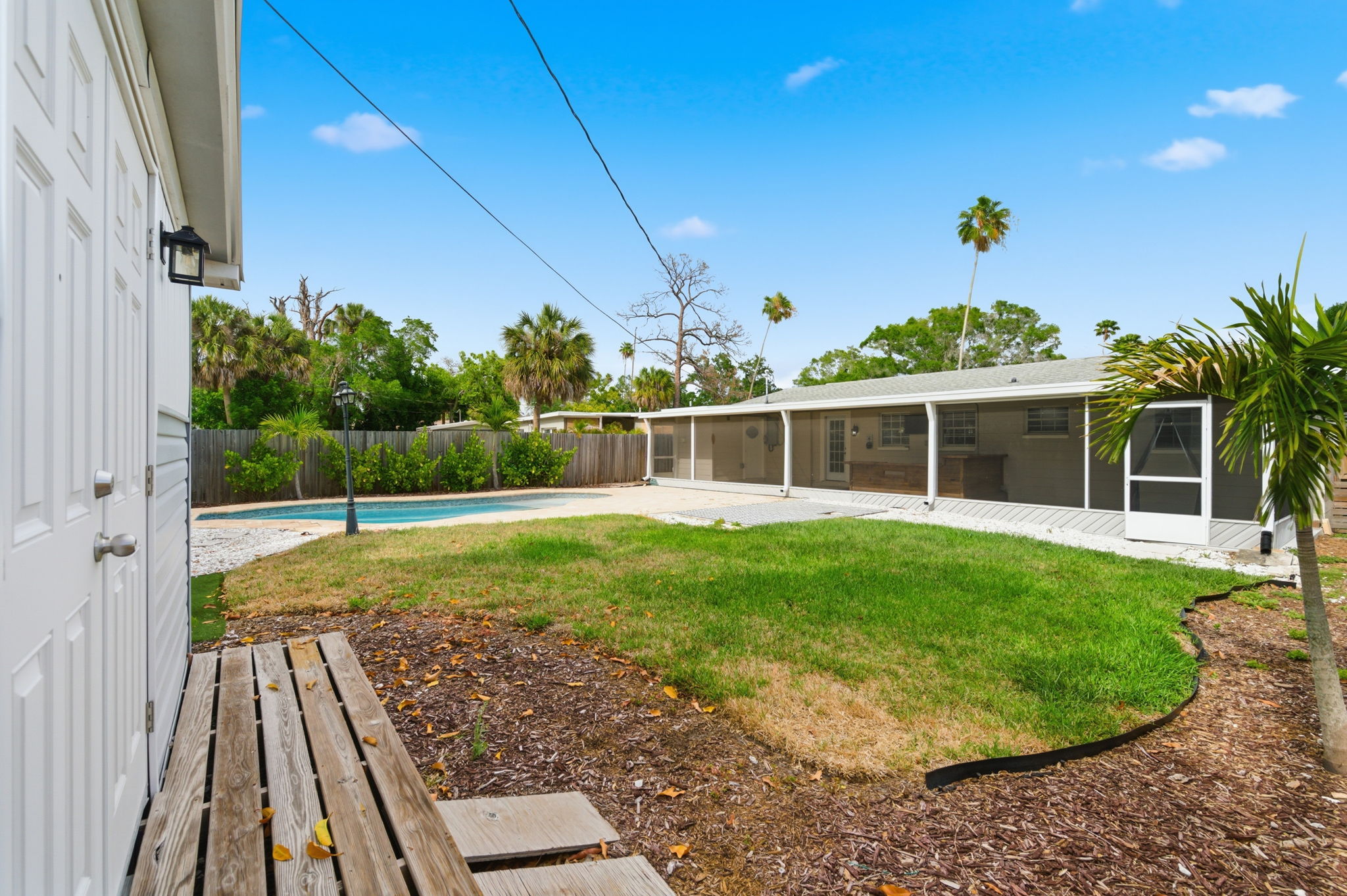 Rear Exteriors (10)