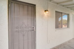 W Desert Hills Dr-004