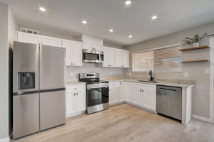 W Desert Hills Dr-010