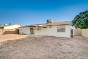 W Desert Hills Dr-027