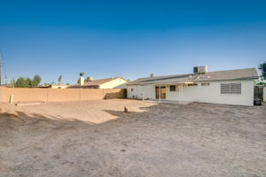 W Desert Hills Dr-026