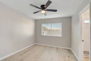 W Desert Hills Dr-019