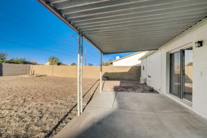 W Desert Hills Dr-025