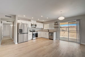 W Desert Hills Dr-008