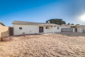 W Desert Hills Dr-029