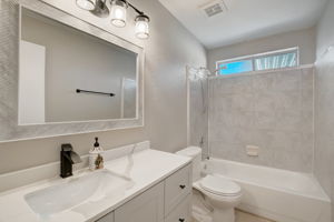 W Desert Hills Dr-013