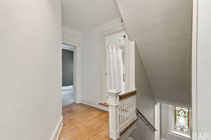  Photo 34