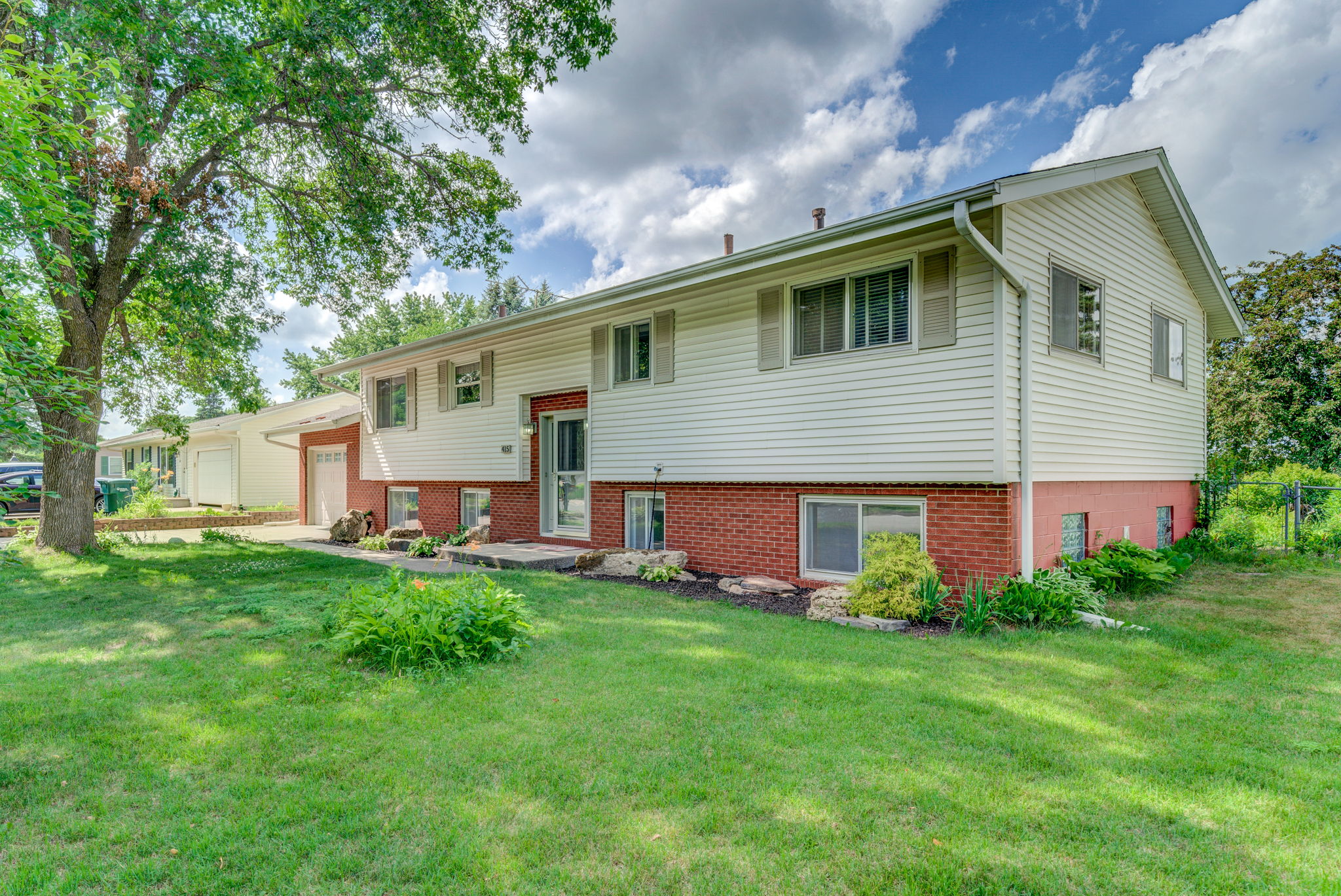  415 E Johnson St, River Falls, WI 54022, US