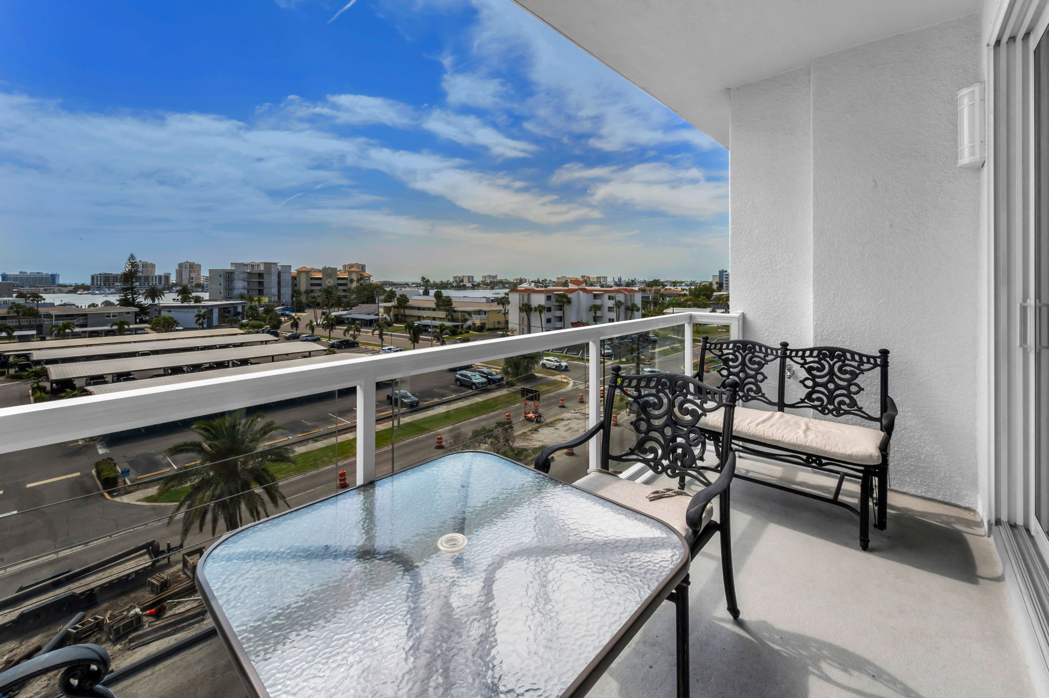 Balcony2