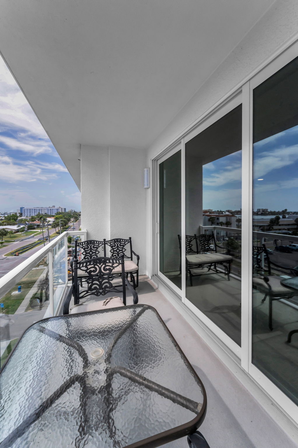 Balcony3