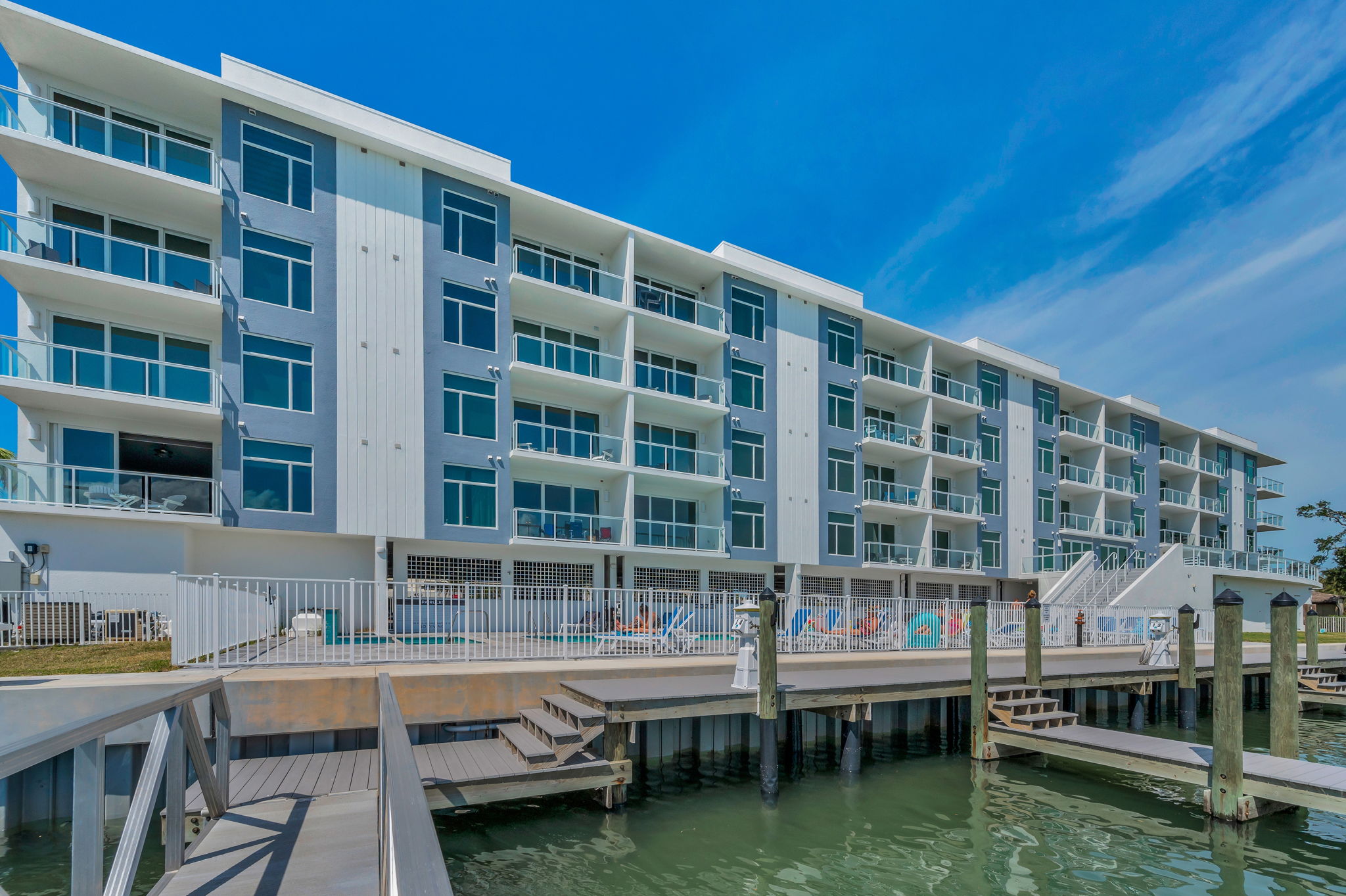 Docks8