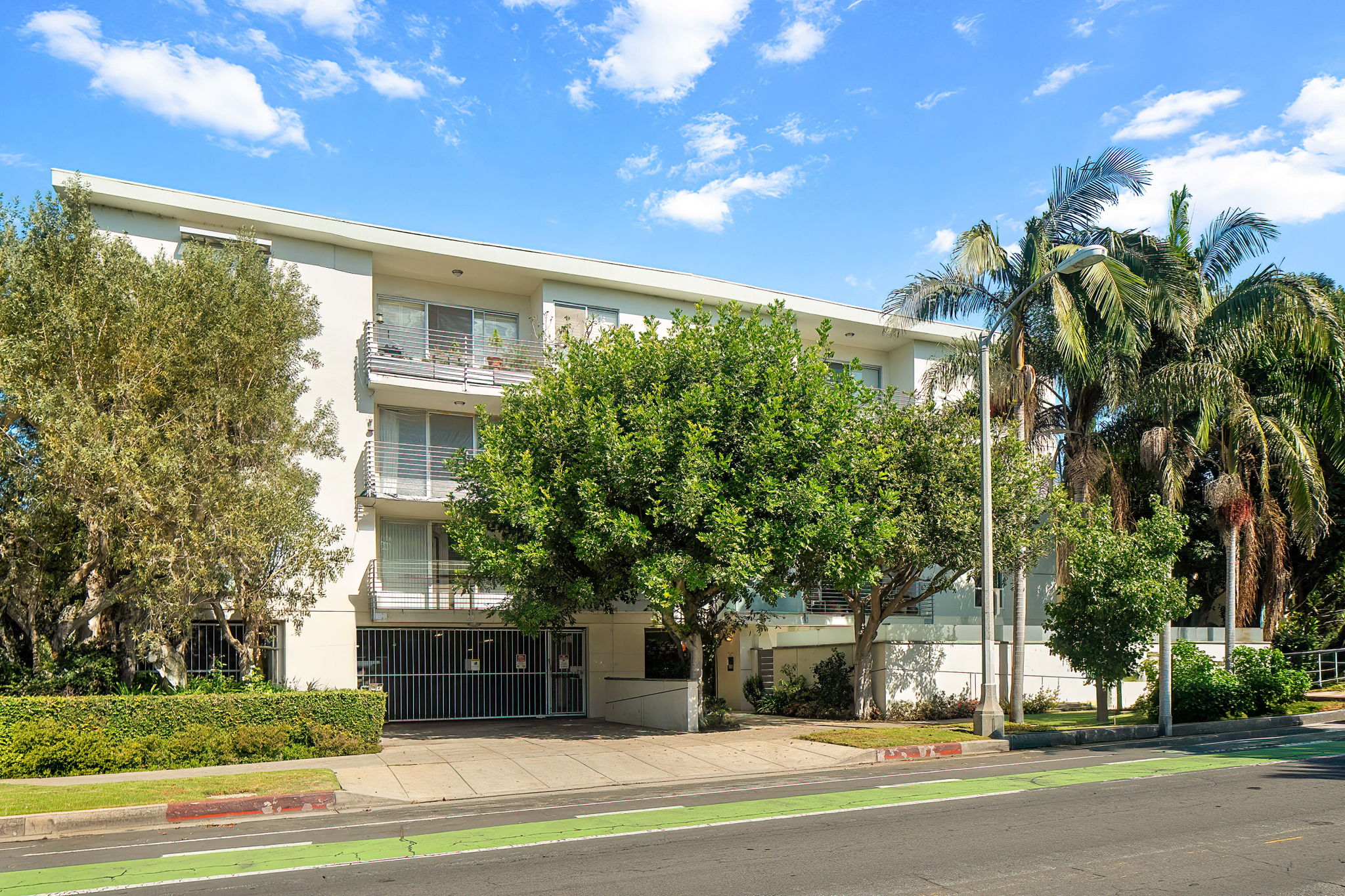 415 Montana Avenue 107-1