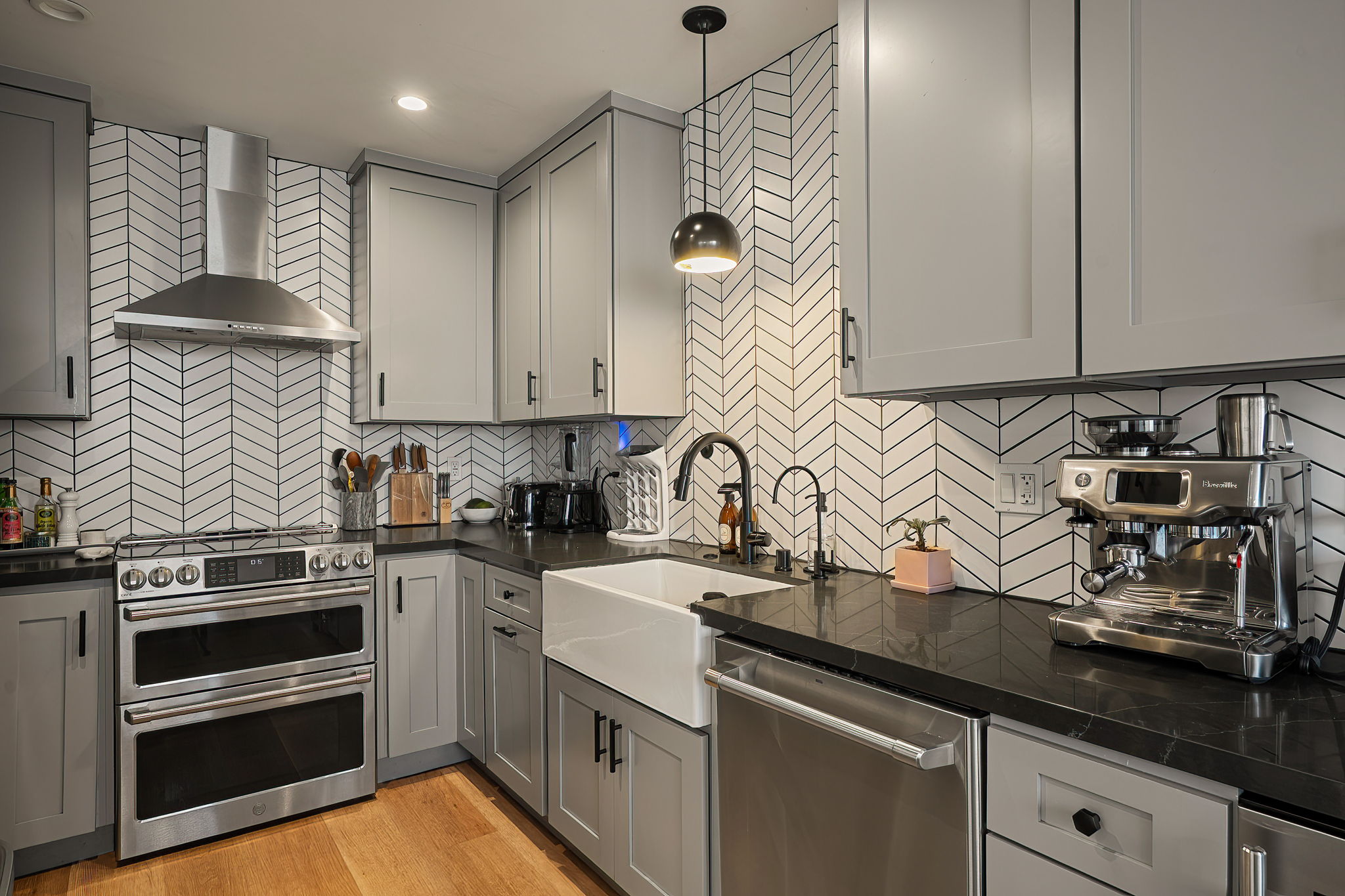 415 Montana Avenue 107-8