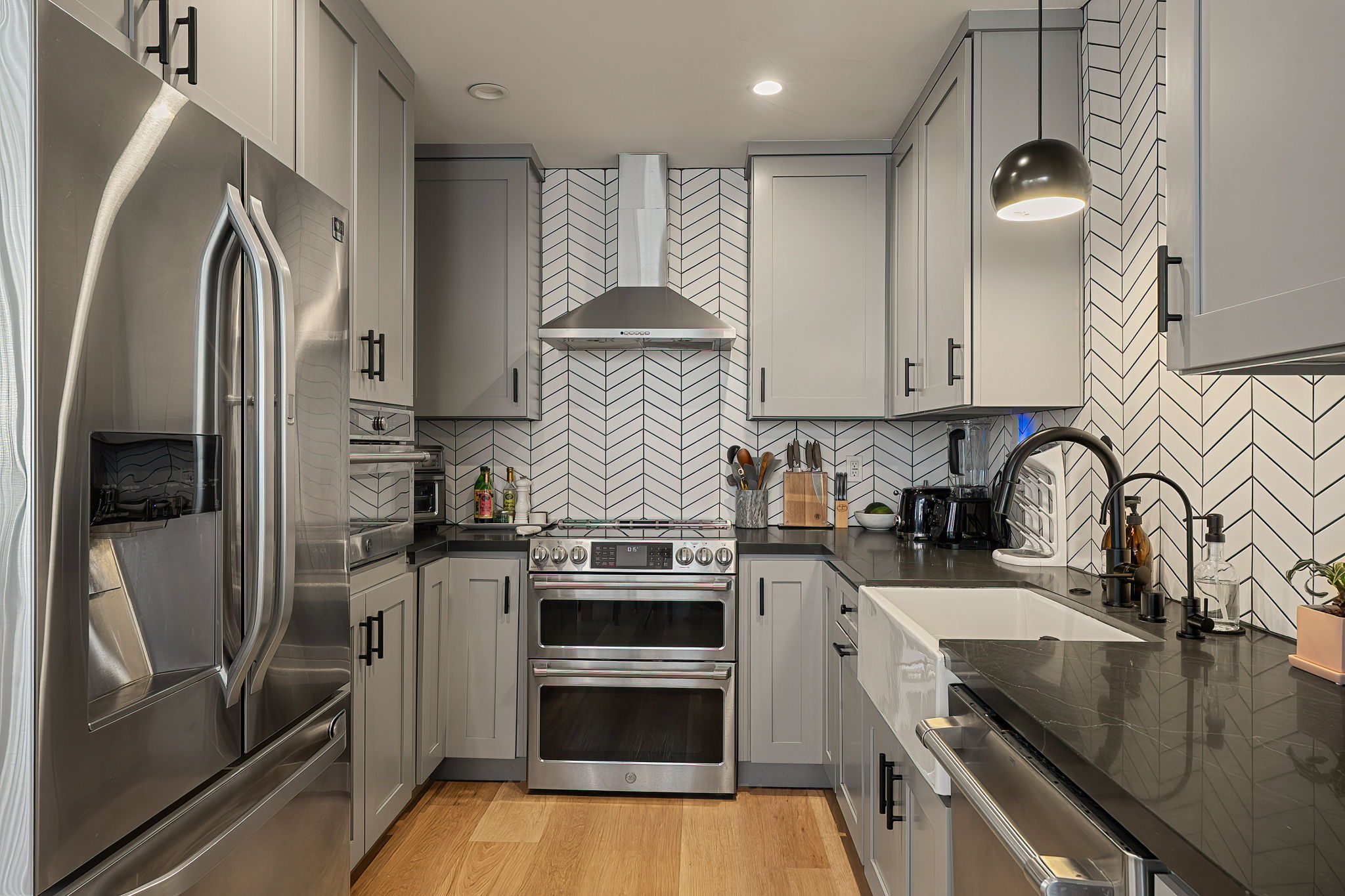 415 Montana Avenue 107-9