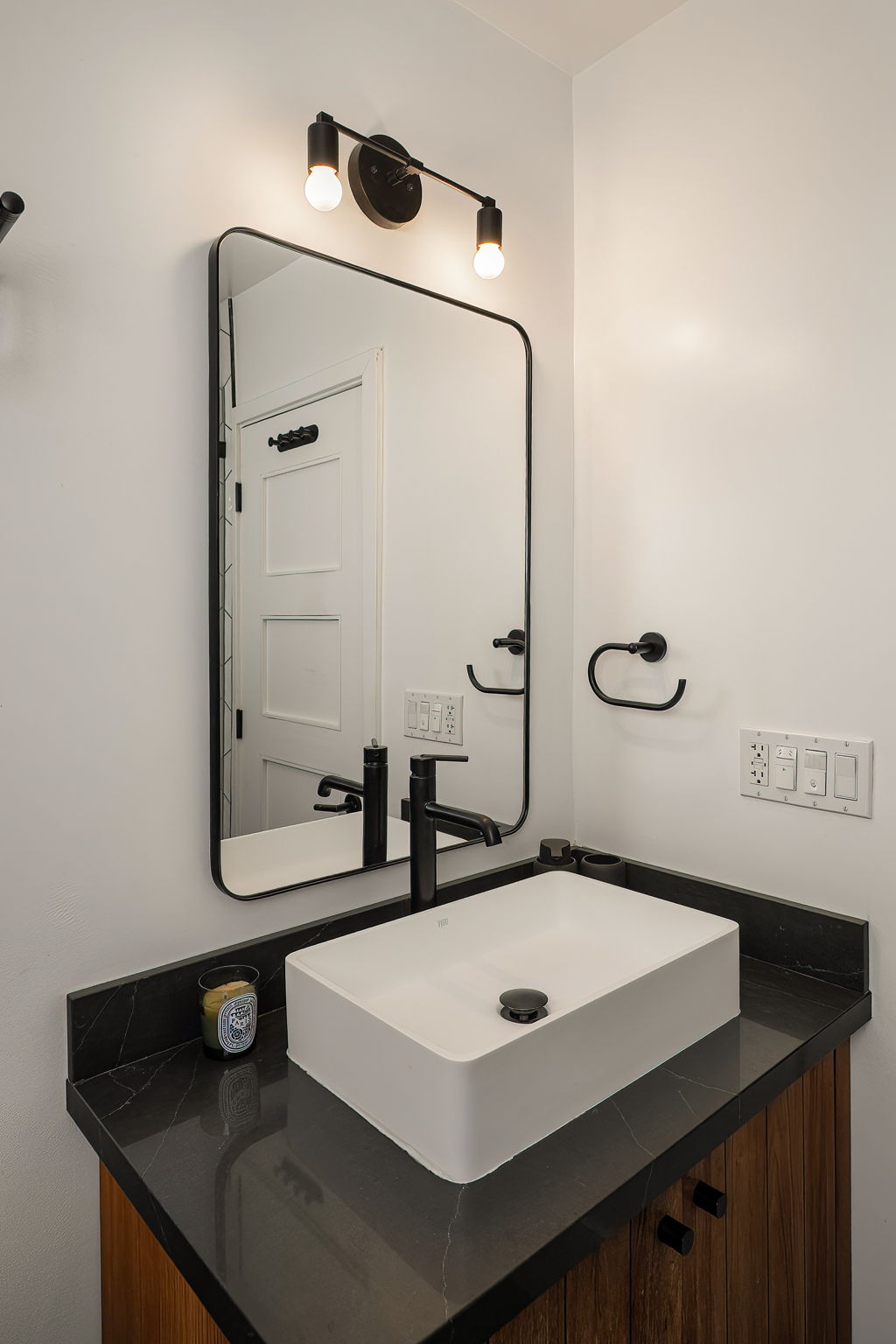 415 Montana Avenue 107-16