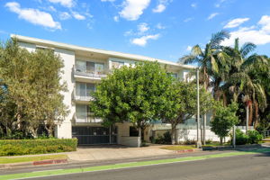 415 Montana Avenue 107-1