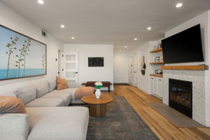 415 Montana Avenue 107-3
