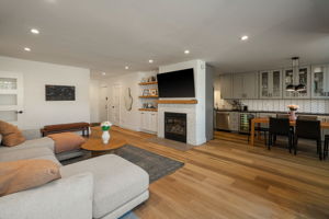 415 Montana Avenue 107-4
