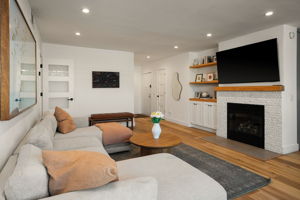 415 Montana Avenue 107-5