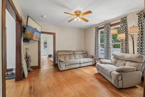 N Taylor St-S0206-005.jpg