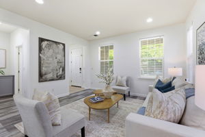 005_F8_415 N Ventura St